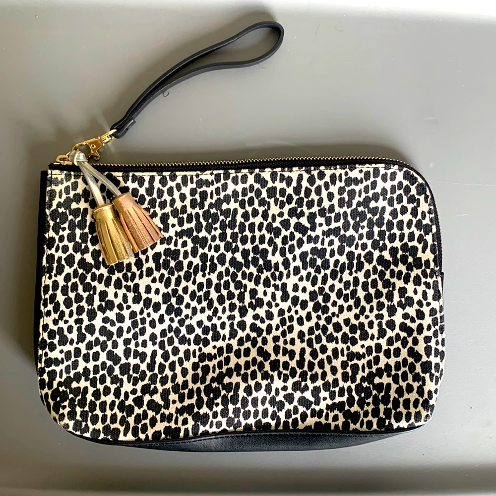 BNWOT clutch bag with detachable wristlet